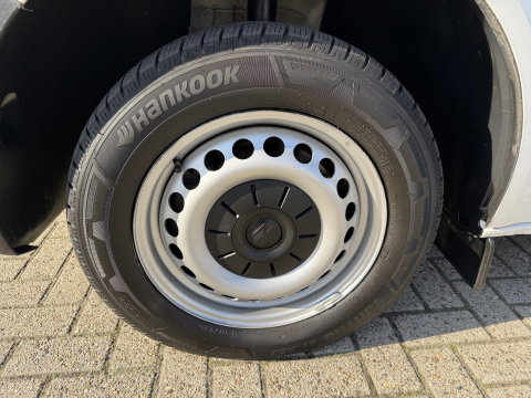 Volkswagen Transporter 2.0 TDI 115pk L1H1 Comfortline / euro 6 / bpm vrij / vaste prijs rijklaar € 11.950 ex btw / lease vanaf € 201 / airco / aplle carplat / android auto / trekhaak / achteruit rijcamera !