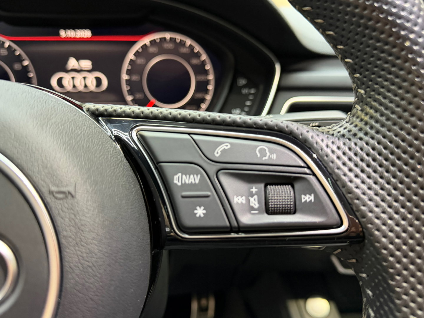 Audi A5 Sportback 40 TFSI Sport S-line Edition Pano Leder Navi Clima Camera B&O Carplay 19"LM 240 PK!