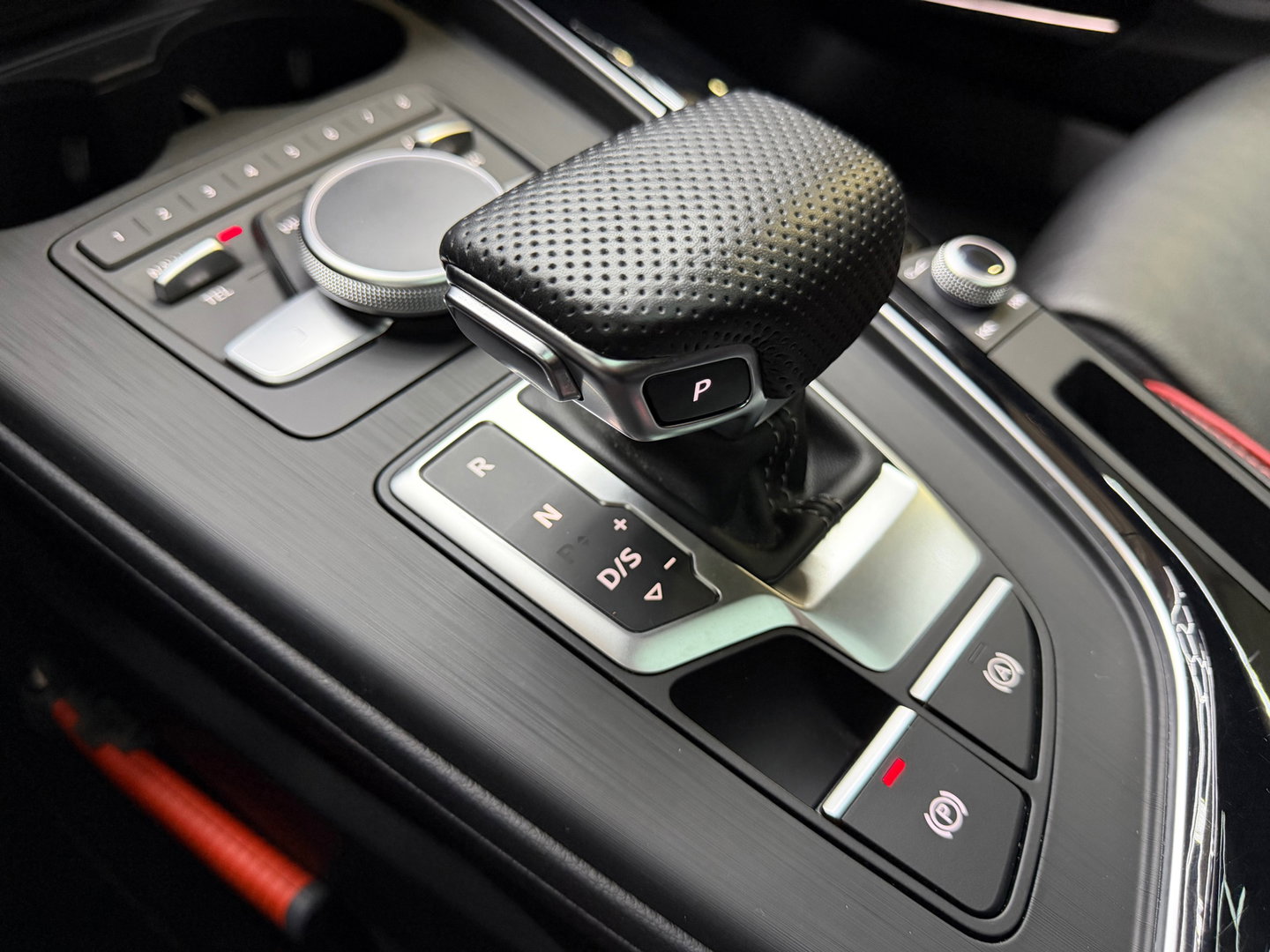Audi A5 Sportback 40 TFSI Sport S-line Edition Pano Leder Navi Clima Camera B&O Carplay 19"LM 240 PK!