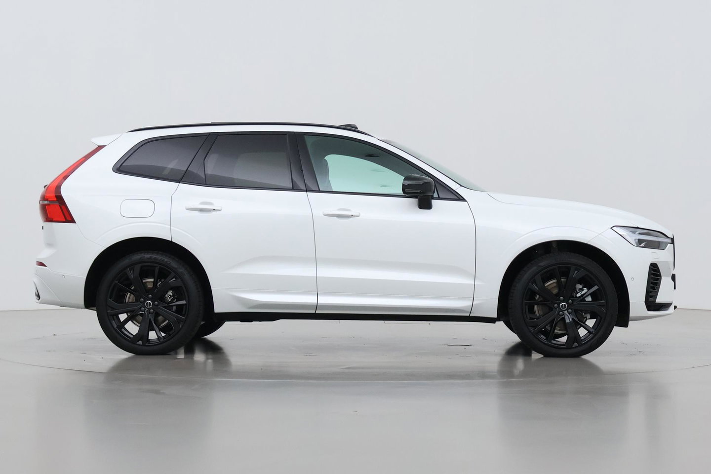 Volvo XC60 T6 Plus Black Edition | Harman/Kardon | Panoramadak | 360° Camera | Head-Up | Stoel+Stuurverwarming | Pilot Assist | 21 Inch | ACC
