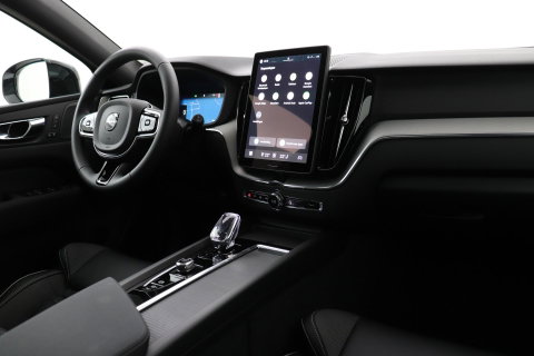 Volvo XC60 T6 Plus Black Edition | Harman/Kardon | Panoramadak | 360° Camera | Head-Up | Stoel+Stuurverwarming | Pilot Assist | 21 Inch | ACC