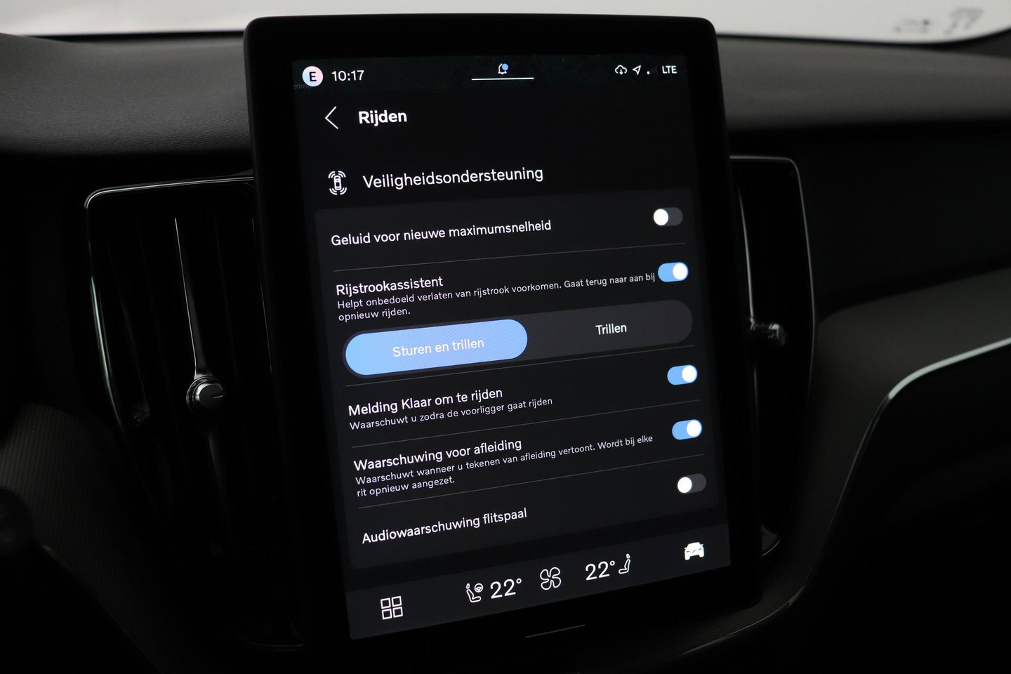 Volvo XC60 T6 Plus Black Edition | Harman/Kardon | Panoramadak | 360° Camera | Head-Up | Stoel+Stuurverwarming | Pilot Assist | 21 Inch | ACC