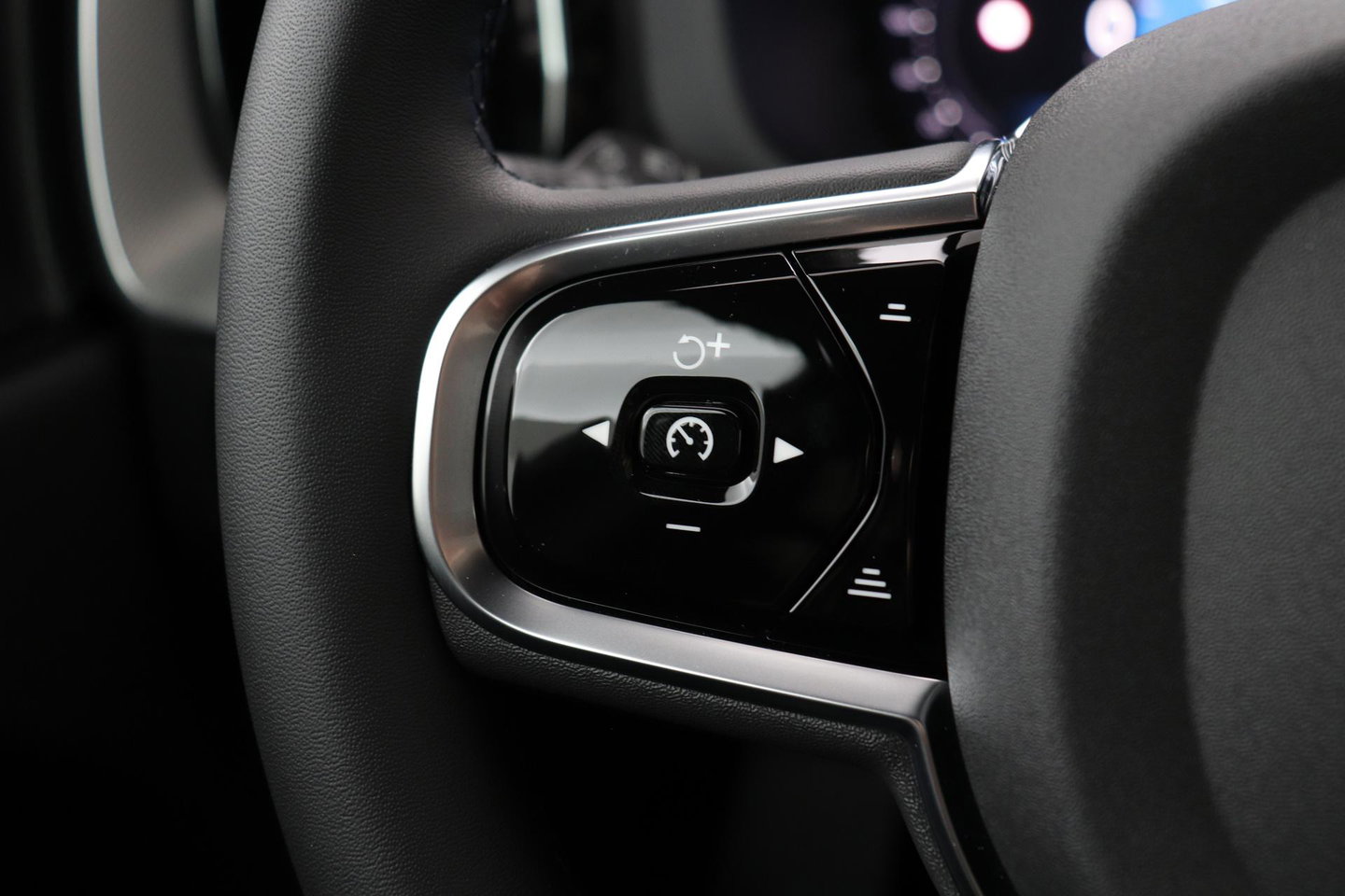 Volvo XC60 T6 Plus Black Edition | Harman/Kardon | Panoramadak | 360° Camera | Head-Up | Stoel+Stuurverwarming | Pilot Assist | 21 Inch | ACC