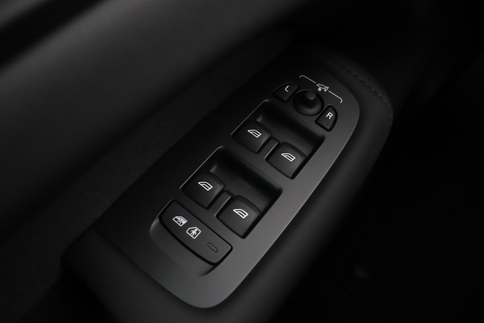 Volvo XC60 T6 Plus Black Edition | Harman/Kardon | Panoramadak | 360° Camera | Head-Up | Stoel+Stuurverwarming | Pilot Assist | 21 Inch | ACC