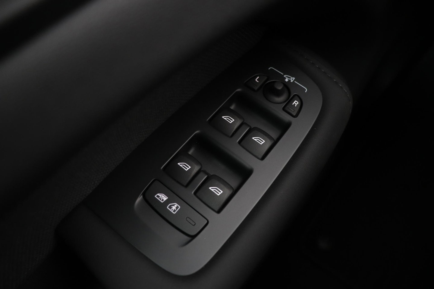 Volvo XC60 T6 Plus Black Edition | Harman/Kardon | Panoramadak | 360° Camera | Head-Up | Stoel+Stuurverwarming | Pilot Assist | 21 Inch | ACC