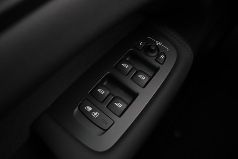 Volvo XC60 T6 Plus Black Edition | Harman/Kardon | Panoramadak | 360° Camera | Head-Up | Stoel+Stuurverwarming | Pilot Assist | 21 Inch | ACC