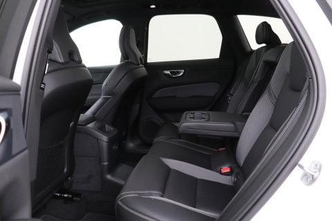 Volvo XC60 T6 Plus Black Edition | Harman/Kardon | Panoramadak | 360° Camera | Head-Up | Stoel+Stuurverwarming | Pilot Assist | 21 Inch | ACC