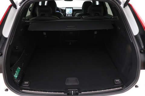 Volvo XC60 T6 Plus Black Edition | Harman/Kardon | Panoramadak | 360° Camera | Head-Up | Stoel+Stuurverwarming | Pilot Assist | 21 Inch | ACC
