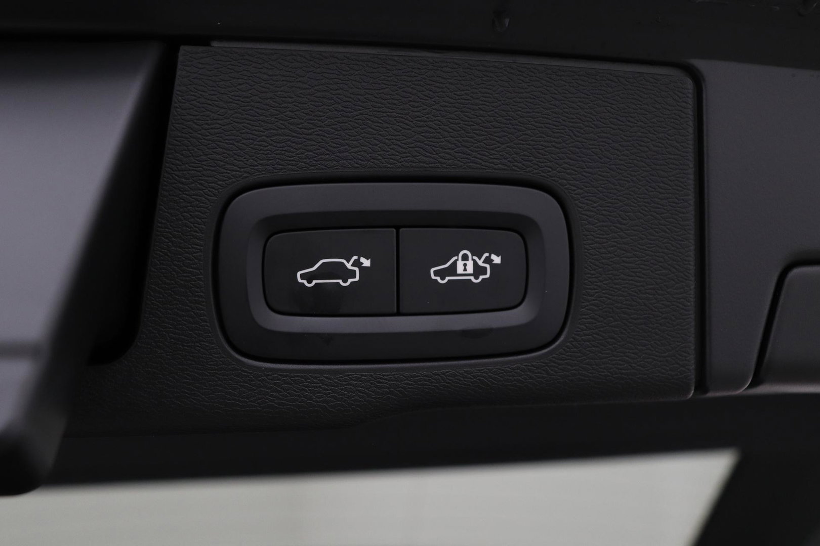 Volvo XC60 T6 Plus Black Edition | Harman/Kardon | Panoramadak | 360° Camera | Head-Up | Stoel+Stuurverwarming | Pilot Assist | 21 Inch | ACC