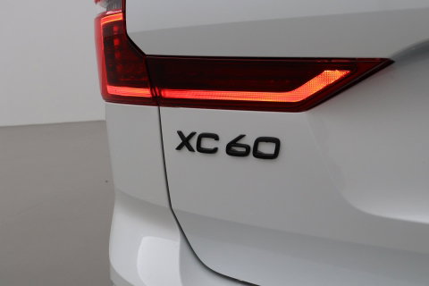 Volvo XC60 T6 Plus Black Edition | Harman/Kardon | Panoramadak | 360° Camera | Head-Up | Stoel+Stuurverwarming | Pilot Assist | 21 Inch | ACC