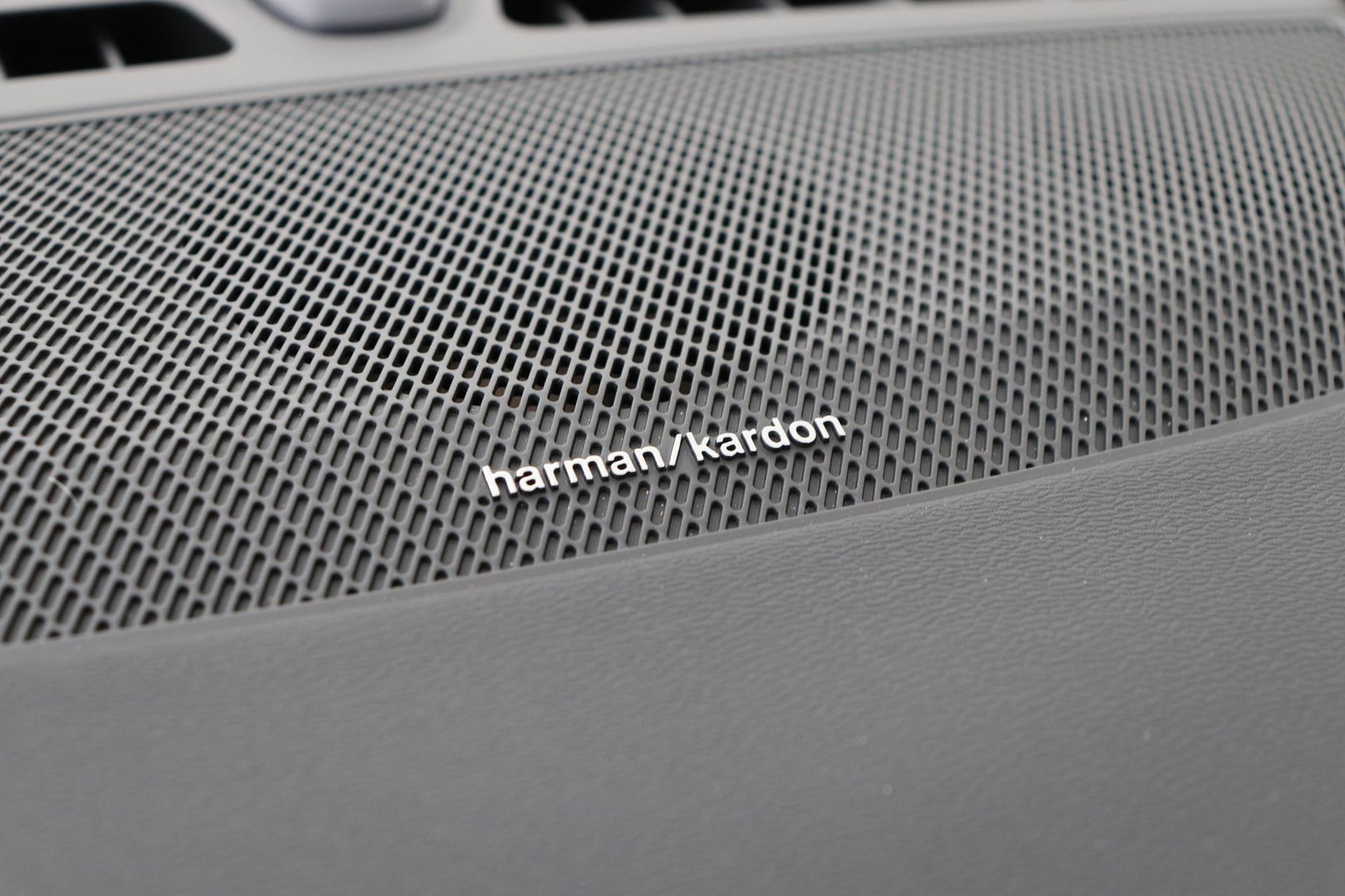 Volvo XC40 2.0 B3 Plus Dark | Harman/Kardon | ACC | 360° Camera | Memory | Keyless | Stoel+Stuurverwarming