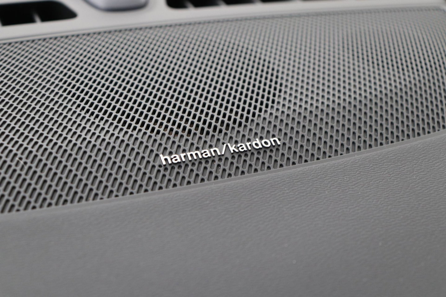 Volvo XC40 2.0 B3 Plus Dark | Harman/Kardon | ACC | 360° Camera | Memory | Keyless | Stoel+Stuurverwarming