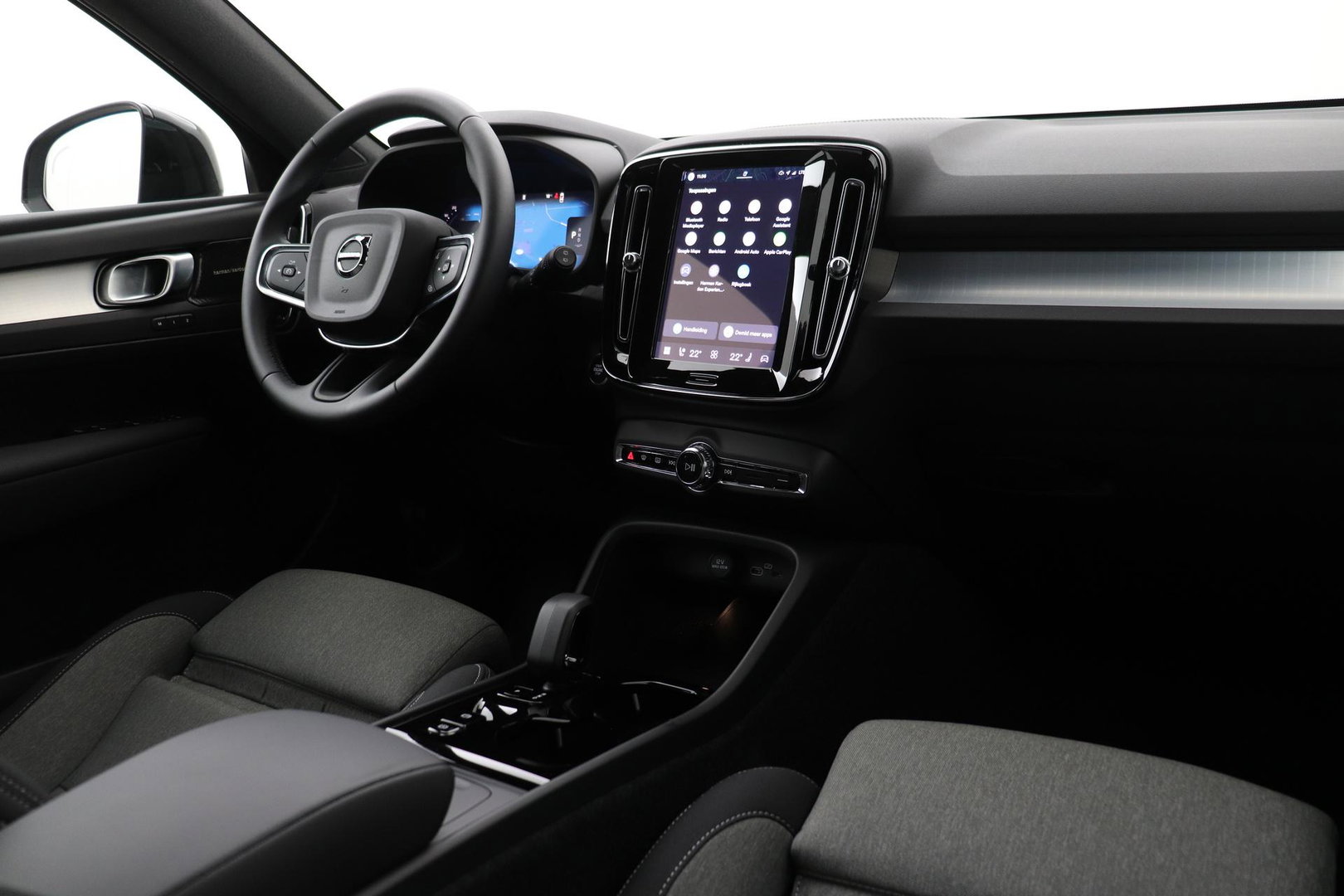 Volvo XC40 2.0 B3 Plus Dark | Harman/Kardon | ACC | 360° Camera | Memory | Keyless | Stoel+Stuurverwarming
