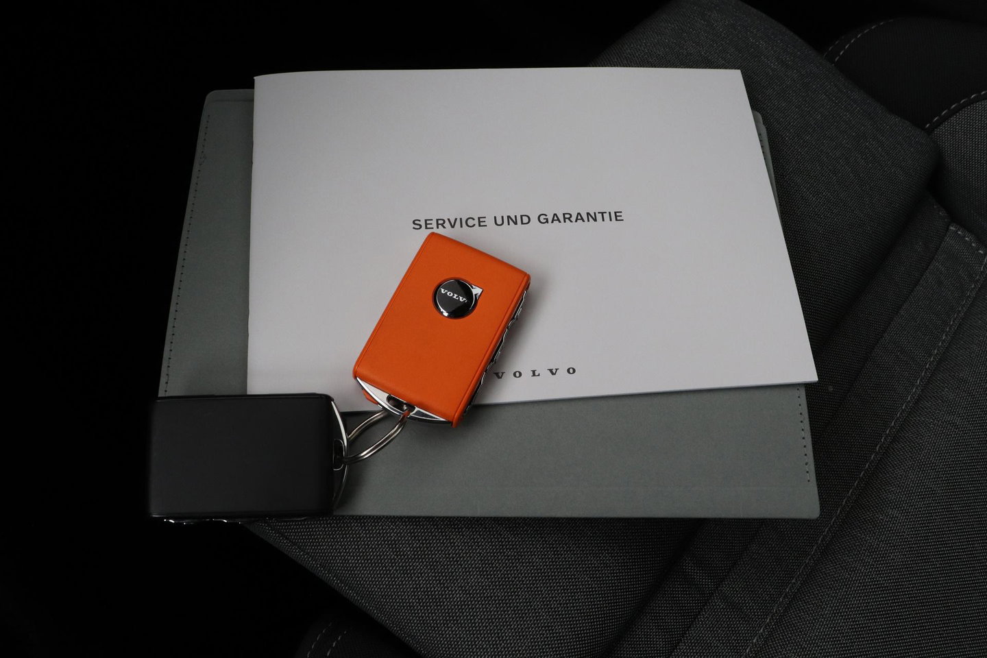Volvo XC40 2.0 B3 Plus Dark | Harman/Kardon | ACC | 360° Camera | Memory | Keyless | Stoel+Stuurverwarming