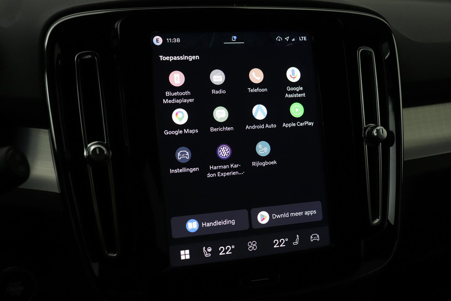 Volvo XC40 2.0 B3 Plus Dark | Harman/Kardon | ACC | 360° Camera | Memory | Keyless | Stoel+Stuurverwarming
