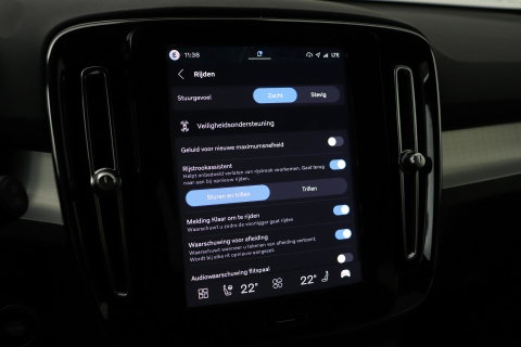 Volvo XC40 2.0 B3 Plus Dark | Harman/Kardon | ACC | 360° Camera | Memory | Keyless | Stoel+Stuurverwarming