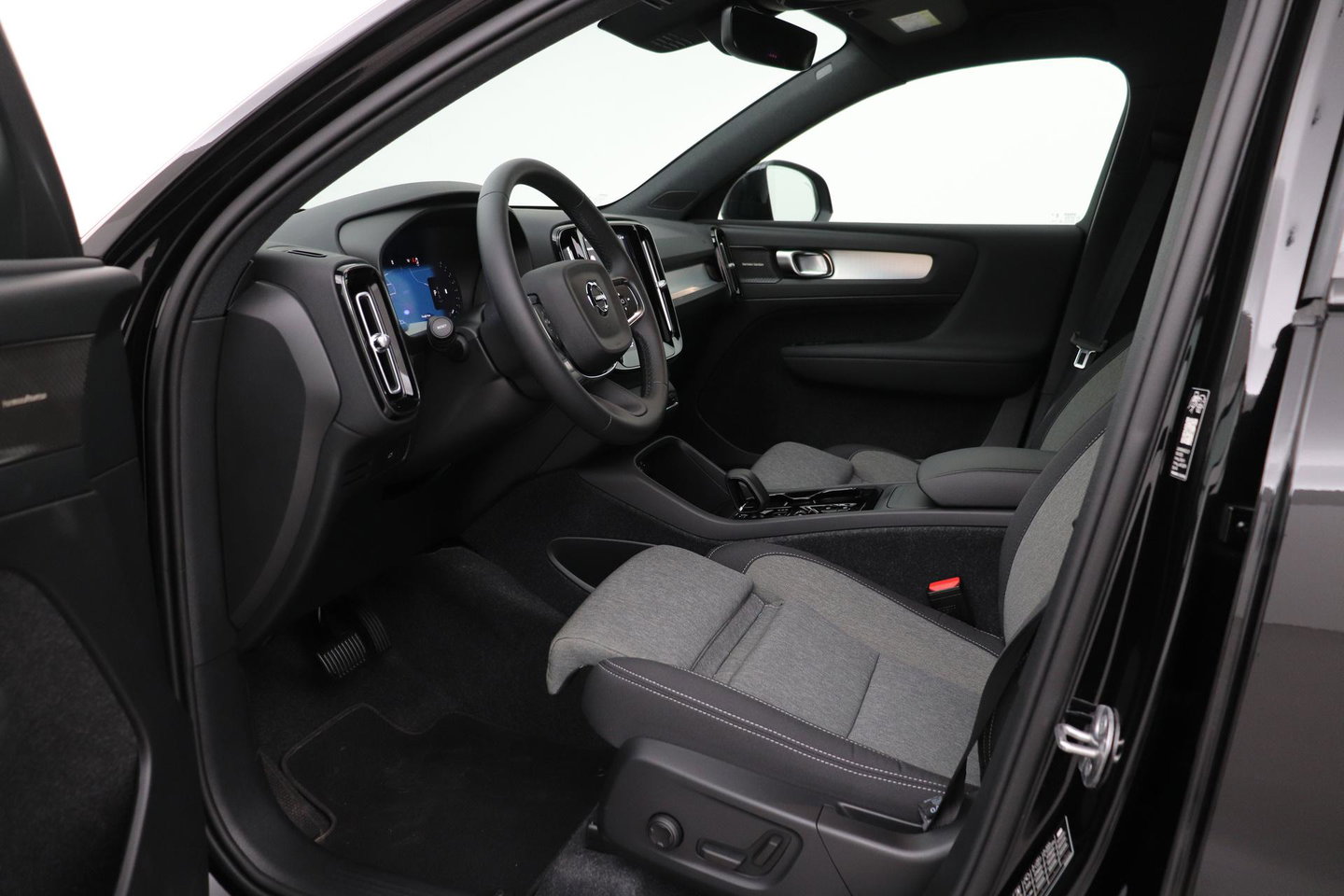 Volvo XC40 2.0 B3 Plus Dark | Harman/Kardon | ACC | 360° Camera | Memory | Keyless | Stoel+Stuurverwarming