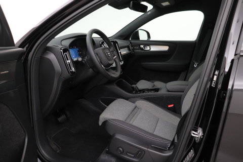 Volvo XC40 2.0 B3 Plus Dark | Harman/Kardon | ACC | 360° Camera | Memory | Keyless | Stoel+Stuurverwarming