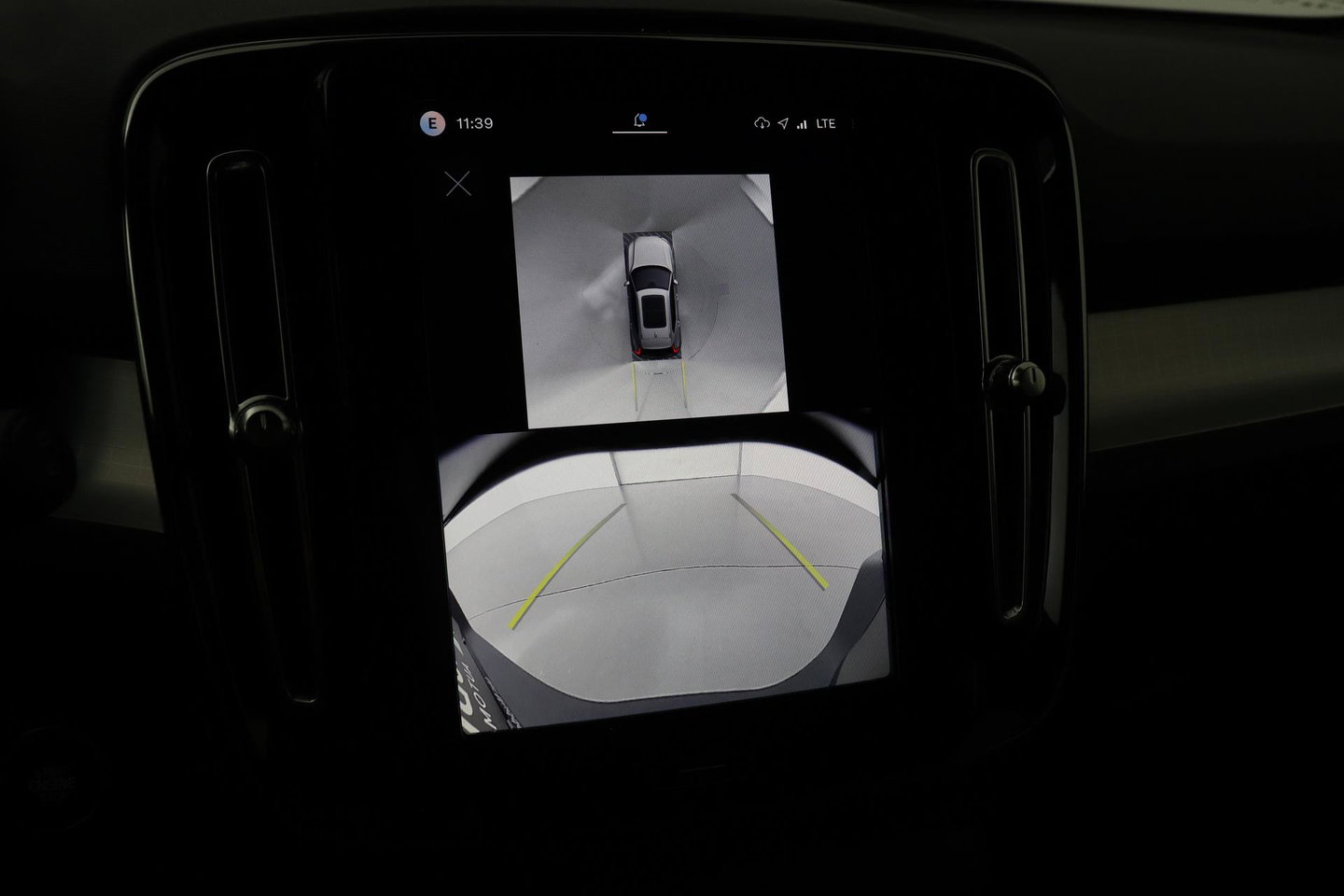 Volvo XC40 2.0 B3 Plus Dark | Harman/Kardon | ACC | 360° Camera | Memory | Keyless | Stoel+Stuurverwarming