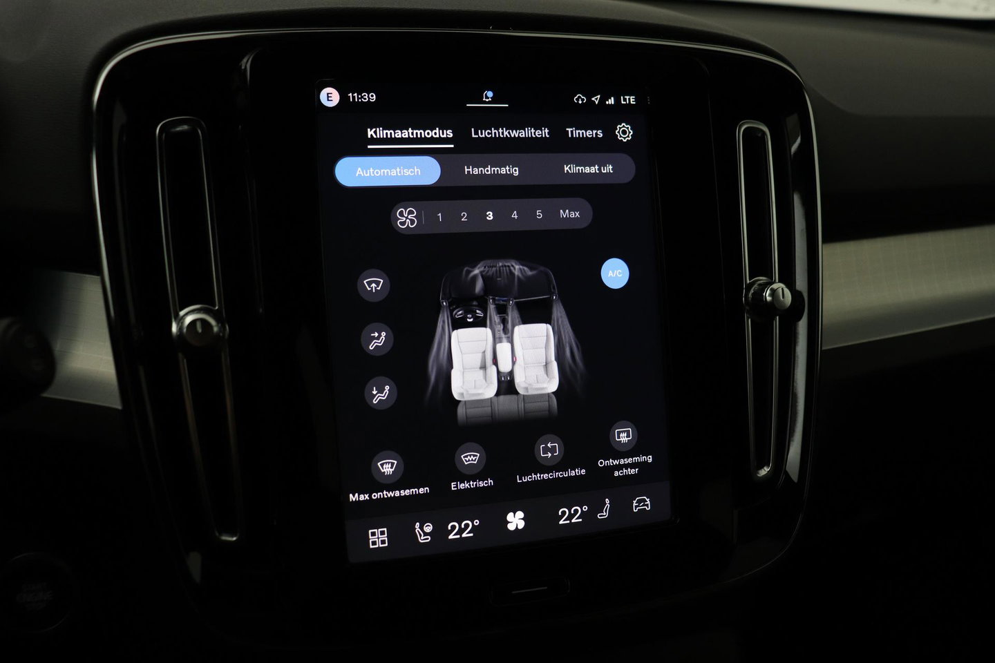 Volvo XC40 2.0 B3 Plus Dark | Harman/Kardon | ACC | 360° Camera | Memory | Keyless | Stoel+Stuurverwarming