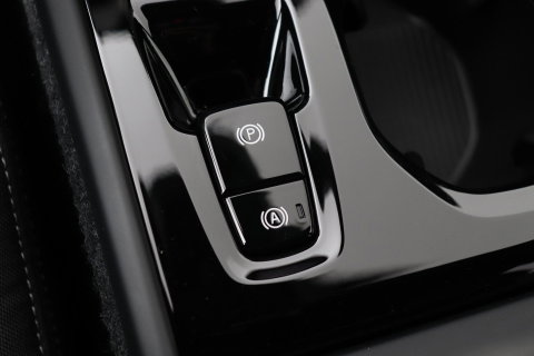 Volvo XC40 2.0 B3 Plus Dark | Harman/Kardon | ACC | 360° Camera | Memory | Keyless | Stoel+Stuurverwarming