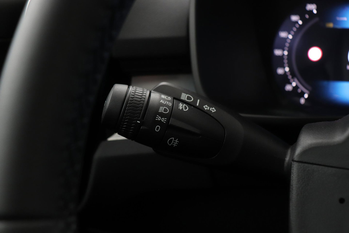Volvo XC40 2.0 B3 Plus Dark | Harman/Kardon | ACC | 360° Camera | Memory | Keyless | Stoel+Stuurverwarming