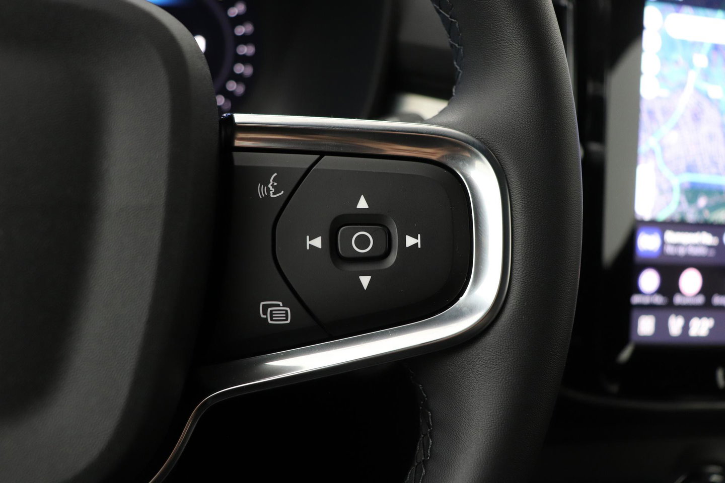 Volvo XC40 2.0 B3 Plus Dark | Harman/Kardon | ACC | 360° Camera | Memory | Keyless | Stoel+Stuurverwarming