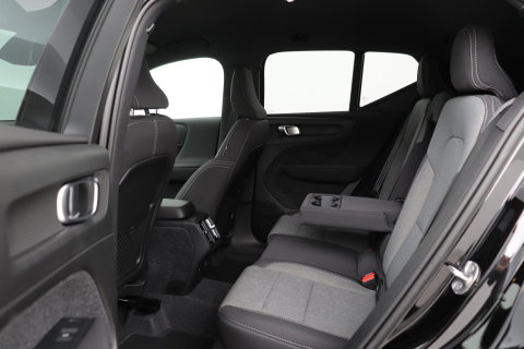 Volvo XC40 2.0 B3 Plus Dark | Harman/Kardon | ACC | 360° Camera | Memory | Keyless | Stoel+Stuurverwarming