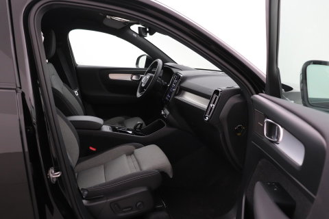 Volvo XC40 2.0 B3 Plus Dark | Harman/Kardon | ACC | 360° Camera | Memory | Keyless | Stoel+Stuurverwarming