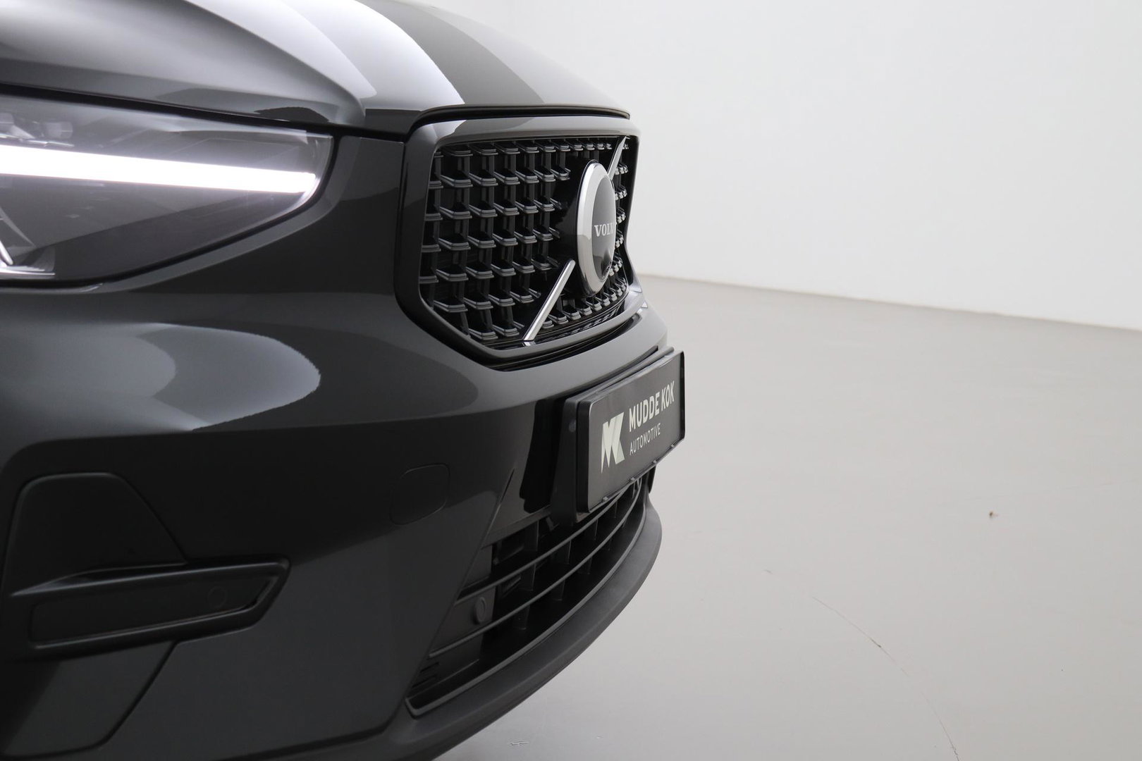 Volvo XC40 2.0 B3 Plus Dark | Harman/Kardon | ACC | 360° Camera | Memory | Keyless | Stoel+Stuurverwarming