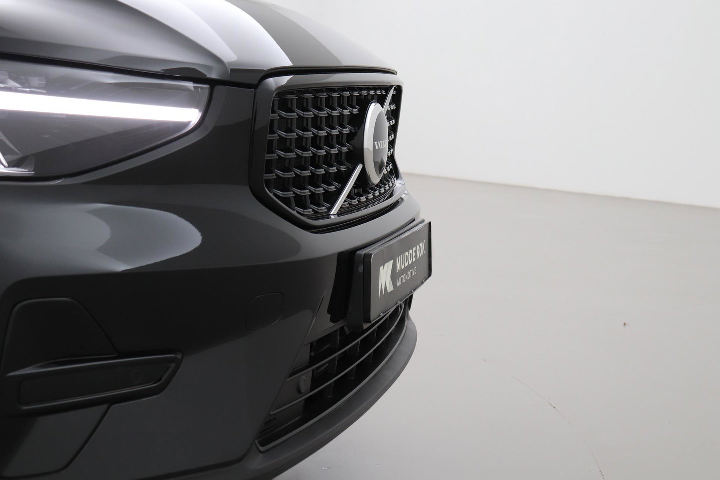 Volvo XC40 2.0 B3 Plus Dark | Harman/Kardon | ACC | 360° Camera | Memory | Keyless | Stoel+Stuurverwarming