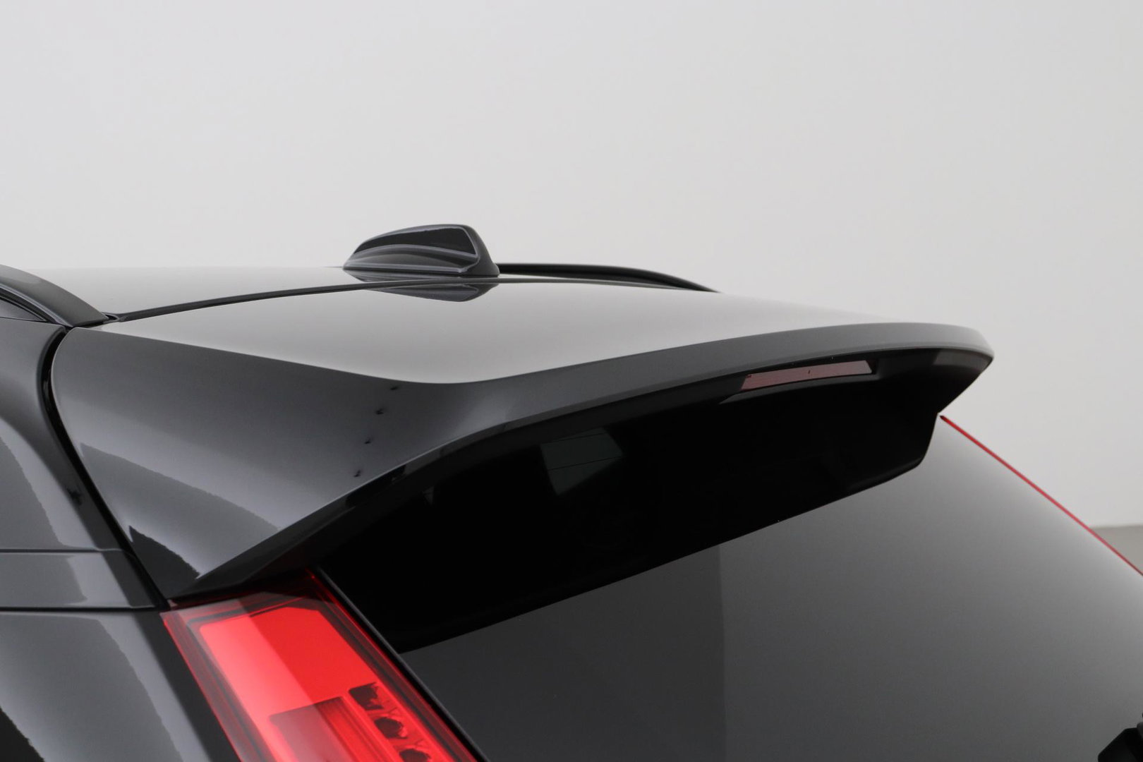Volvo XC40 2.0 B3 Plus Dark | Harman/Kardon | ACC | 360° Camera | Memory | Keyless | Stoel+Stuurverwarming