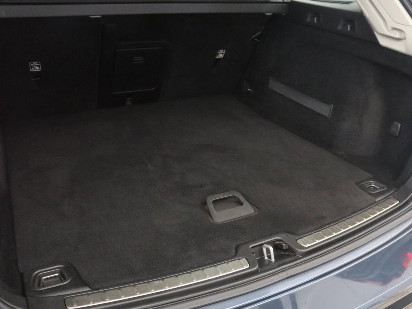 Volvo V60 2.0 T8 Twin Engine AWD R-Design | Apple Carplay | LED | Navigatie |