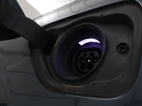 Volvo V60 2.0 T8 Twin Engine AWD R-Design | Apple Carplay | LED | Navigatie |