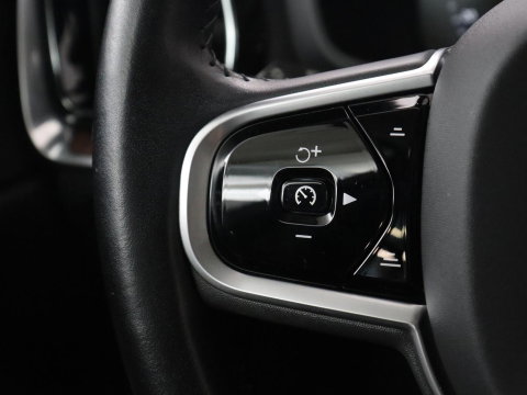 Volvo V60 2.0 T8 Twin Engine AWD R-Design | Apple Carplay | LED | Navigatie |