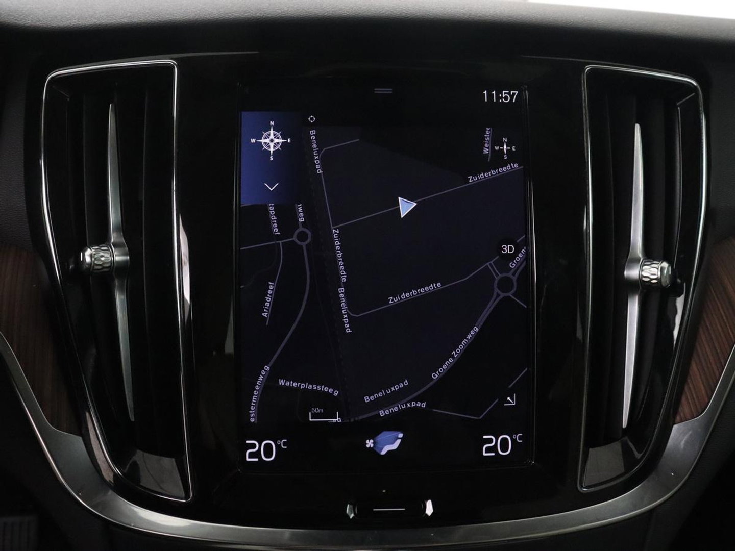 Volvo V60 2.0 T8 Twin Engine AWD R-Design | Apple Carplay | LED | Navigatie |