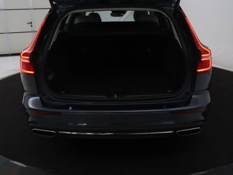 Volvo V60 2.0 T8 Twin Engine AWD R-Design | Apple Carplay | LED | Navigatie |