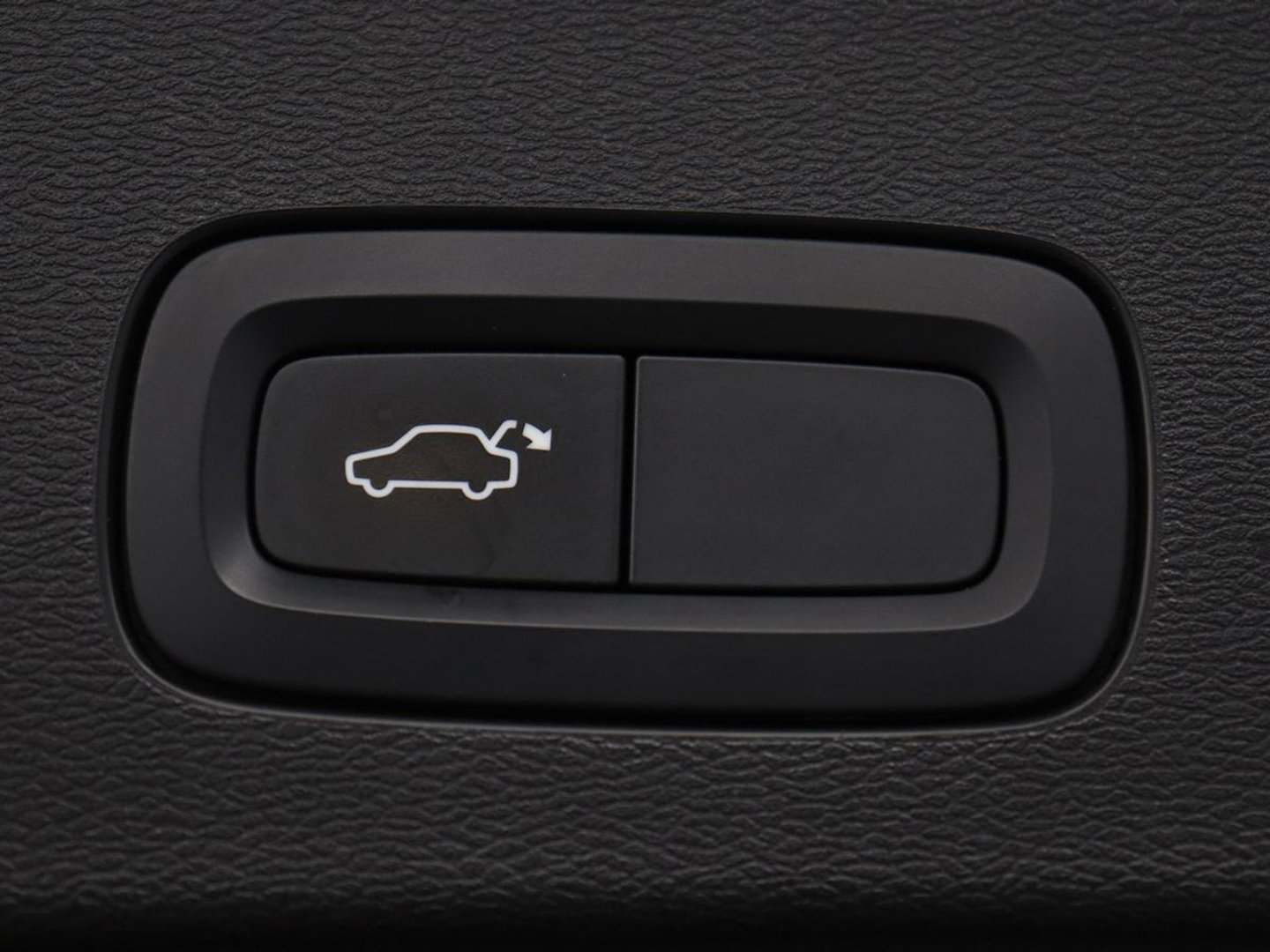 Volvo V60 2.0 T8 Twin Engine AWD R-Design | Apple Carplay | LED | Navigatie |