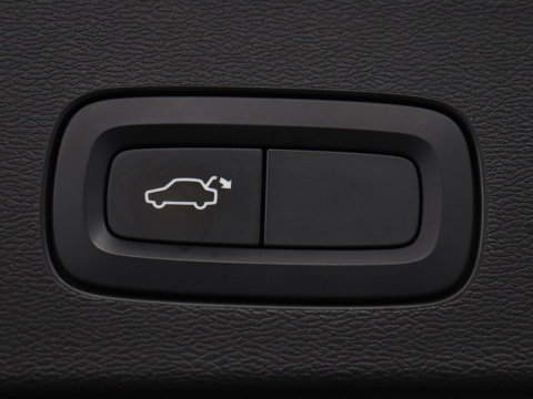 Volvo V60 2.0 T8 Twin Engine AWD R-Design | Apple Carplay | LED | Navigatie |