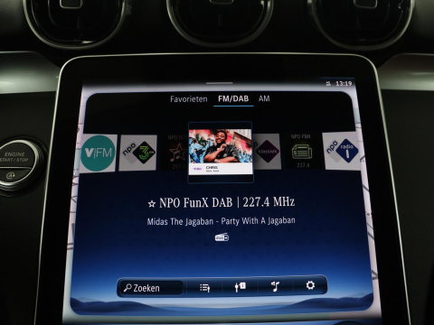 Mercedes-Benz C-Klasse 200 Launch Edition Business Line | LED | Navigatie | Stoelverwarming | Leder |