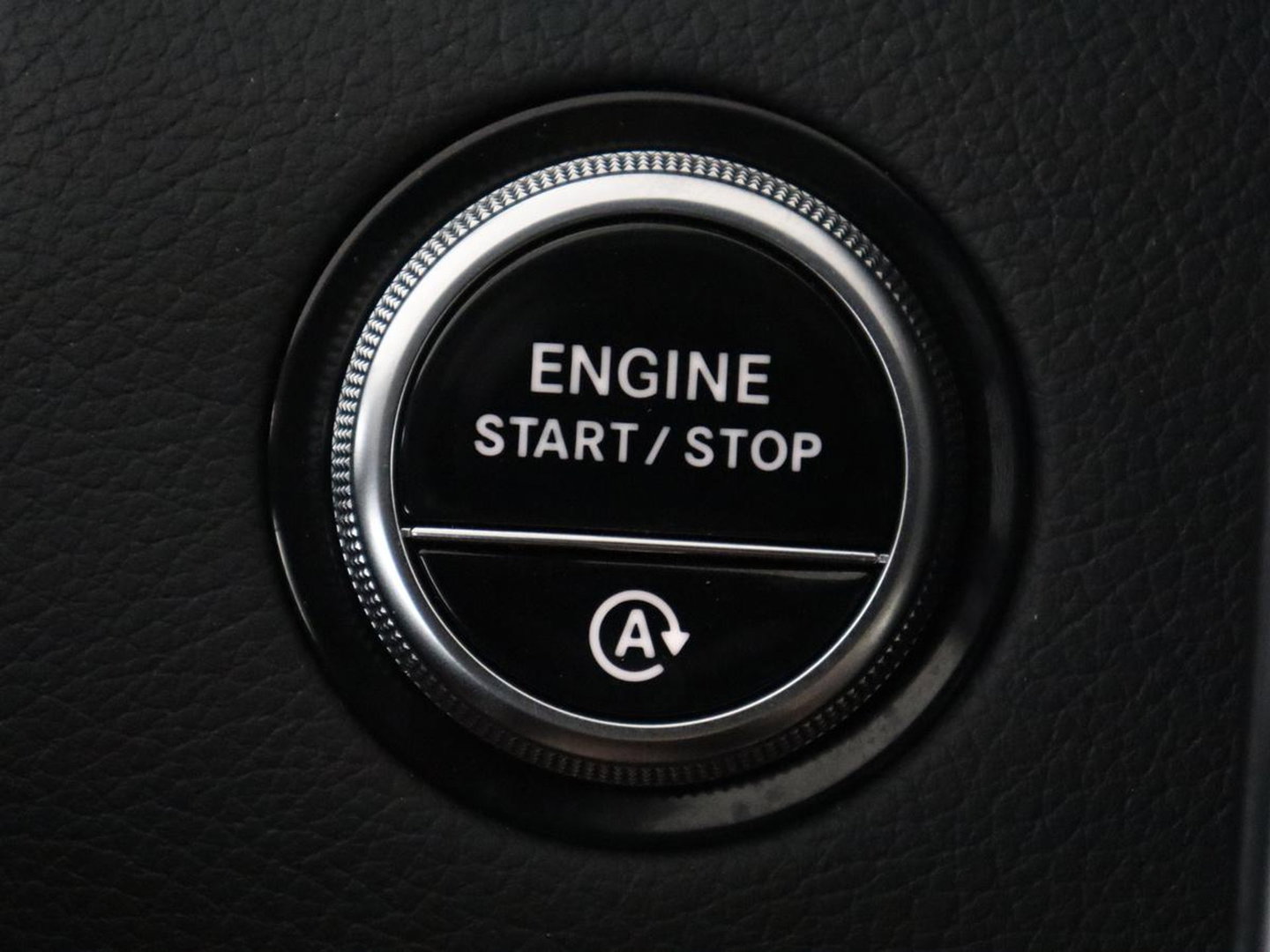 Mercedes-Benz C-Klasse 200 Launch Edition Business Line | LED | Navigatie | Stoelverwarming | Leder |