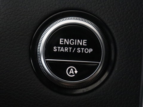 Mercedes-Benz C-Klasse 200 Launch Edition Business Line | LED | Navigatie | Stoelverwarming | Leder |
