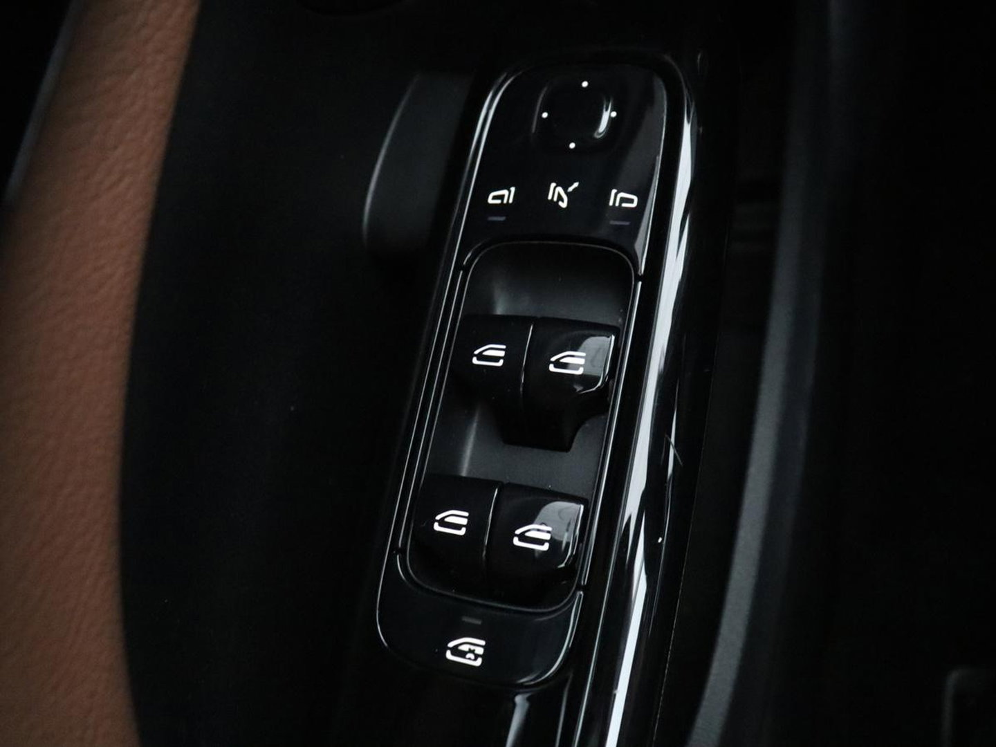 Mercedes-Benz C-Klasse 200 Launch Edition Business Line | LED | Navigatie | Stoelverwarming | Leder |
