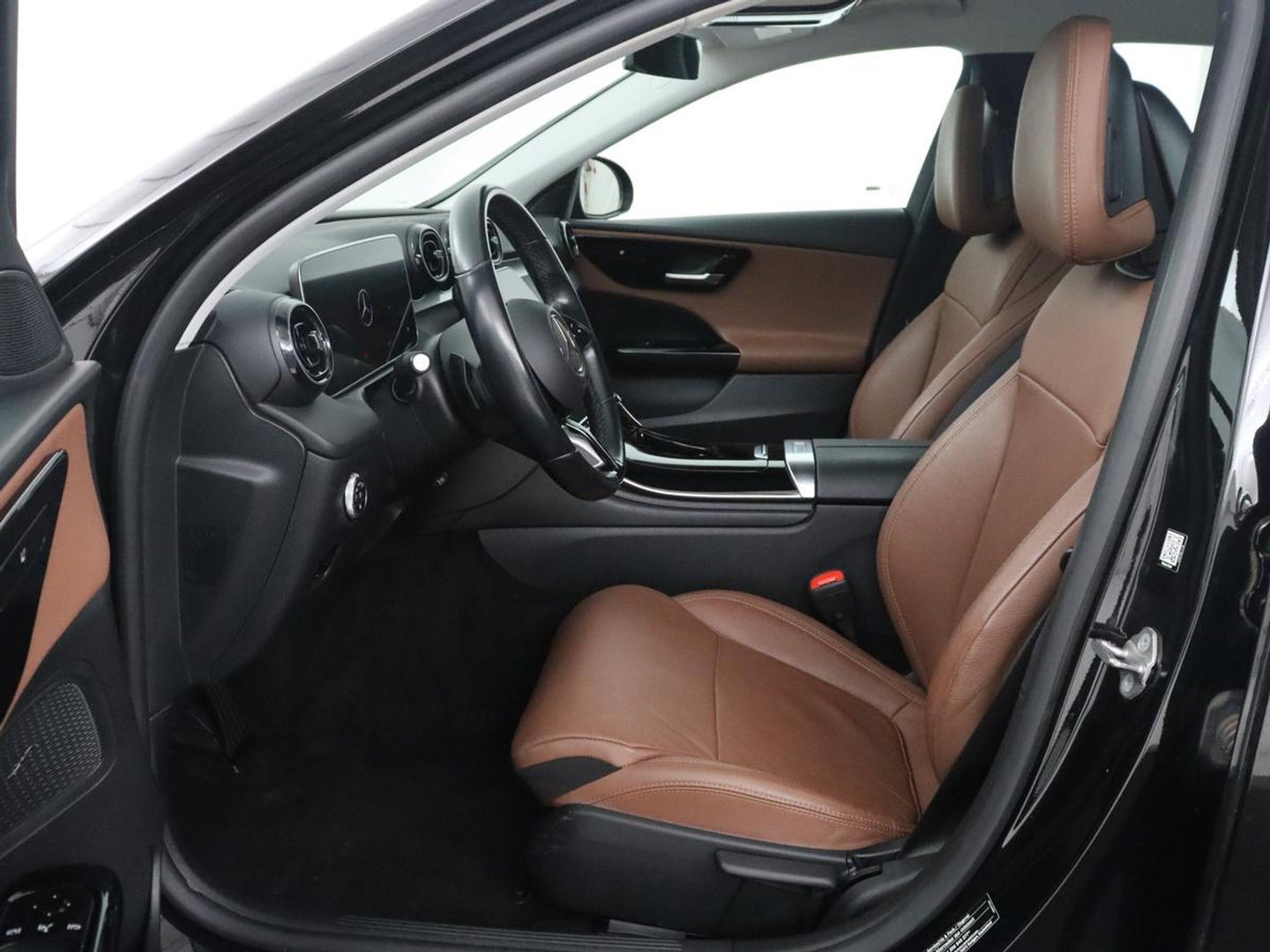 Mercedes-Benz C-Klasse 200 Launch Edition Business Line | LED | Navigatie | Stoelverwarming | Leder |