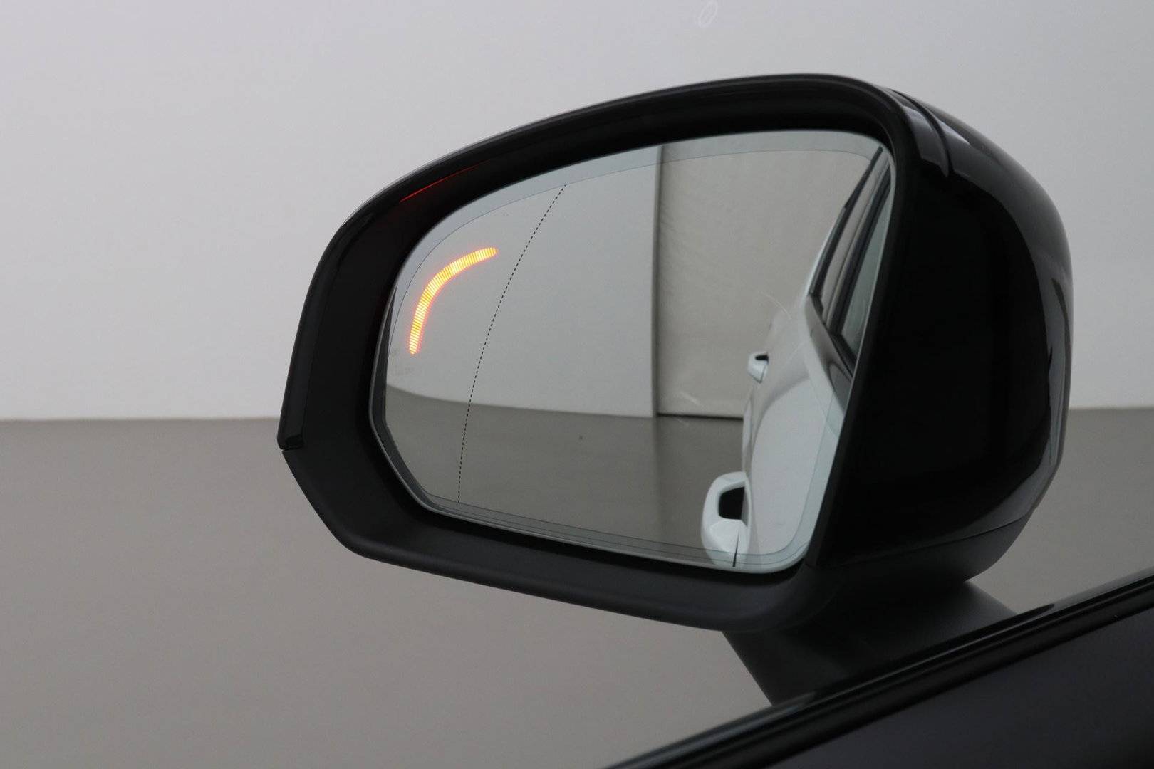 Volvo XC40 B3 Plus Black Edition | Harman/Kardon | BLIS | 360° Camera | Pilot Assist | Stoel+Stuurverwarming | Memory | ACC | 20 Inch