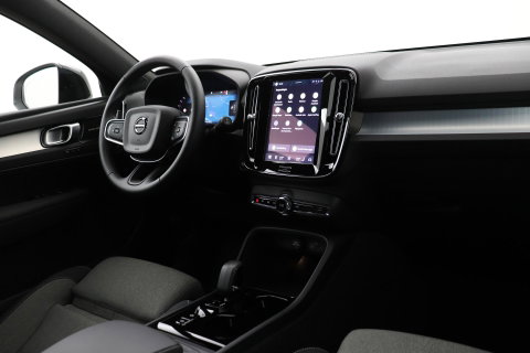 Volvo XC40 B3 Plus Black Edition | Harman/Kardon | BLIS | 360° Camera | Pilot Assist | Stoel+Stuurverwarming | Memory | ACC | 20 Inch