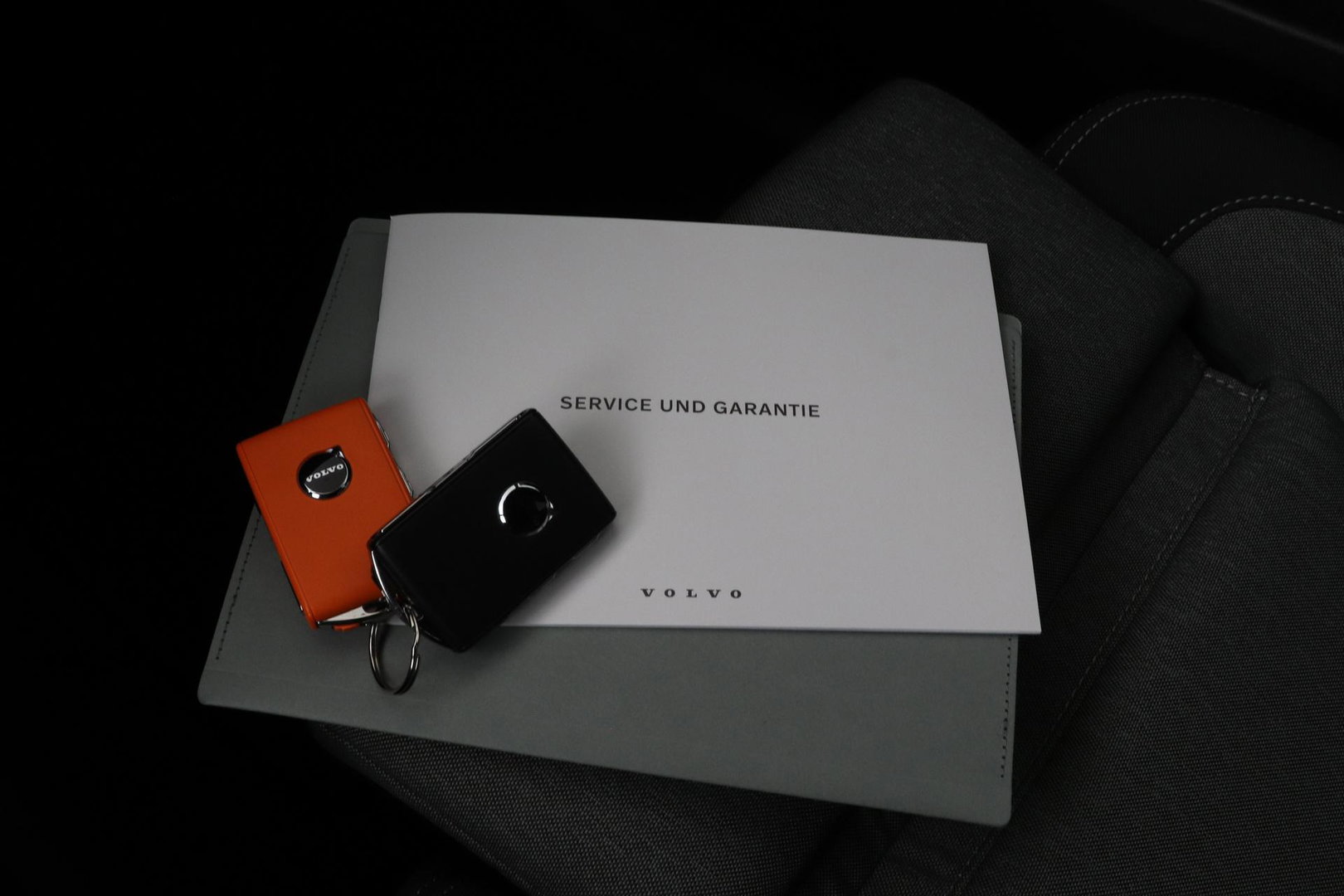 Volvo XC40 B3 Plus Black Edition | Harman/Kardon | BLIS | 360° Camera | Pilot Assist | Stoel+Stuurverwarming | Memory | ACC | 20 Inch