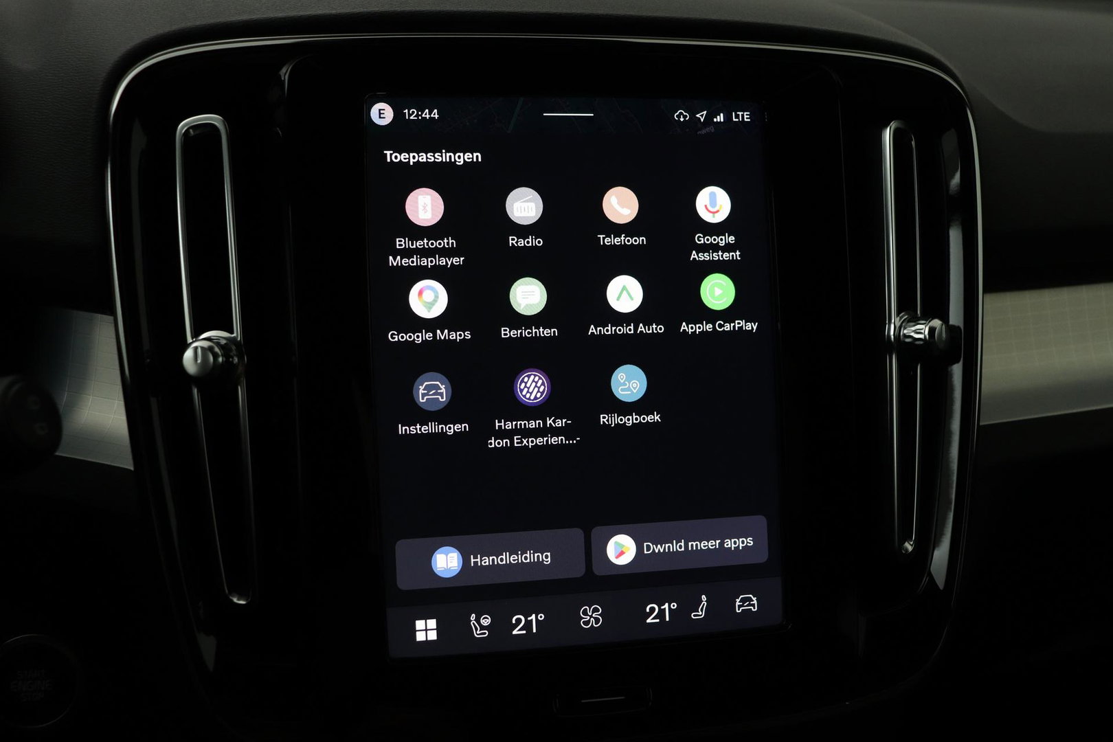 Volvo XC40 B3 Plus Black Edition | Harman/Kardon | BLIS | 360° Camera | Pilot Assist | Stoel+Stuurverwarming | Memory | ACC | 20 Inch