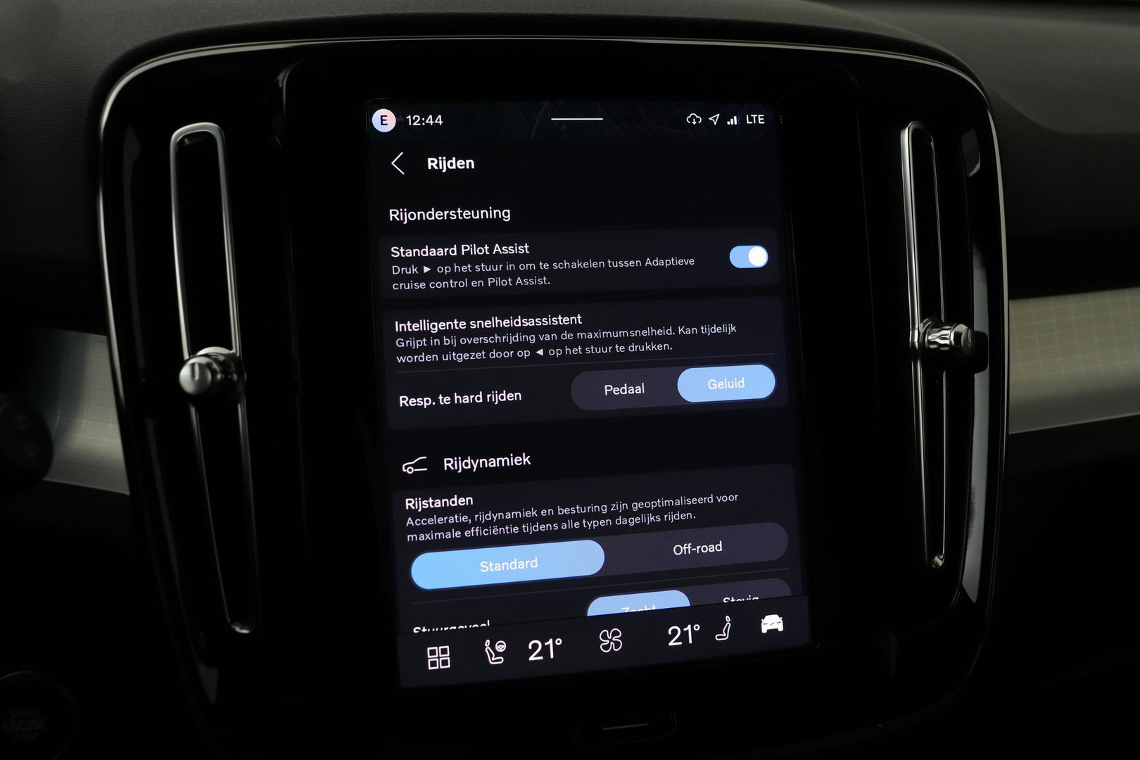 Volvo XC40 B3 Plus Black Edition | Harman/Kardon | BLIS | 360° Camera | Pilot Assist | Stoel+Stuurverwarming | Memory | ACC | 20 Inch