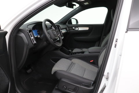 Volvo XC40 B3 Plus Black Edition | Harman/Kardon | BLIS | 360° Camera | Pilot Assist | Stoel+Stuurverwarming | Memory | ACC | 20 Inch